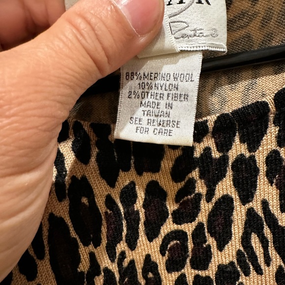 Oscar de la Renta cheetah print sleeveless sweater - Picture 2 of 3